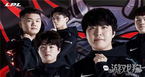 更展示了他 更展示了他