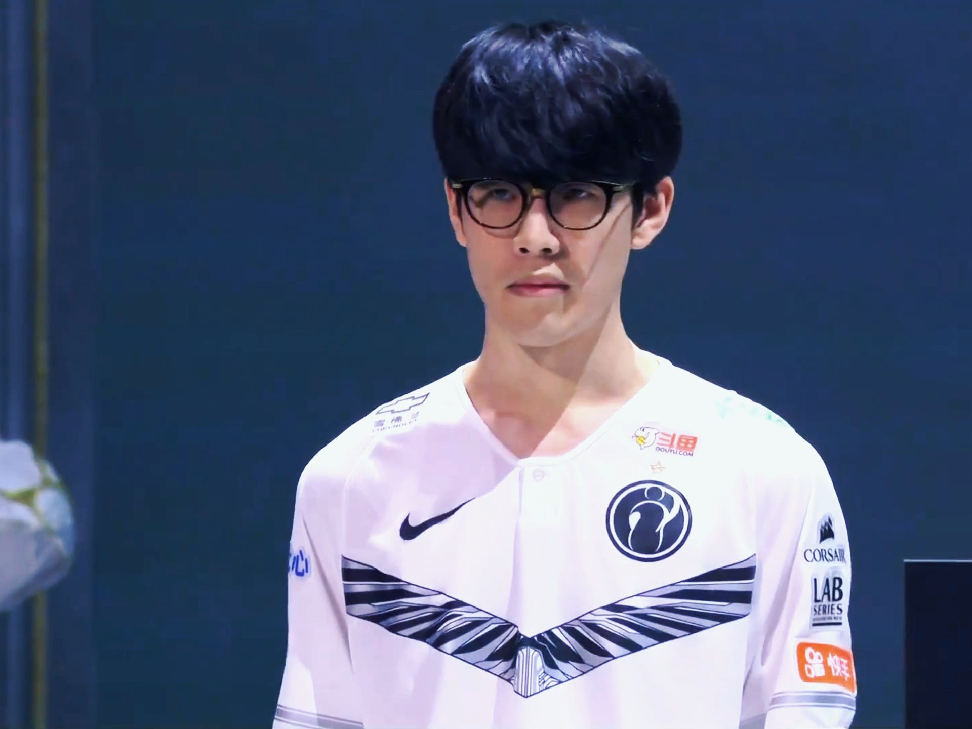 也赋予观众 也赋予观众